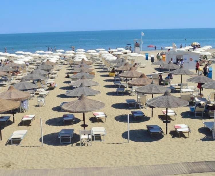 Casa Vacanza Dei Greci Barletta Exteriör bild